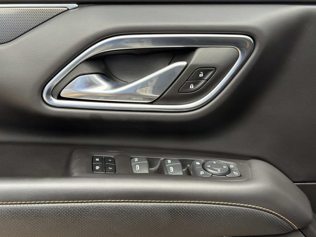 Used 2024 GMC Yukon AT4 AWD/4WD image 23