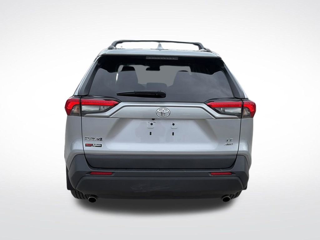 Used 2021 Toyota RAV4 LE AWD/4WD image 4