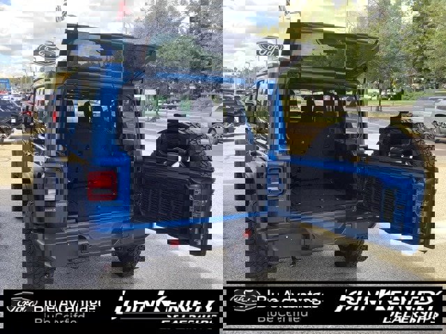 Used 2022 Jeep Wrangler Sport image 12