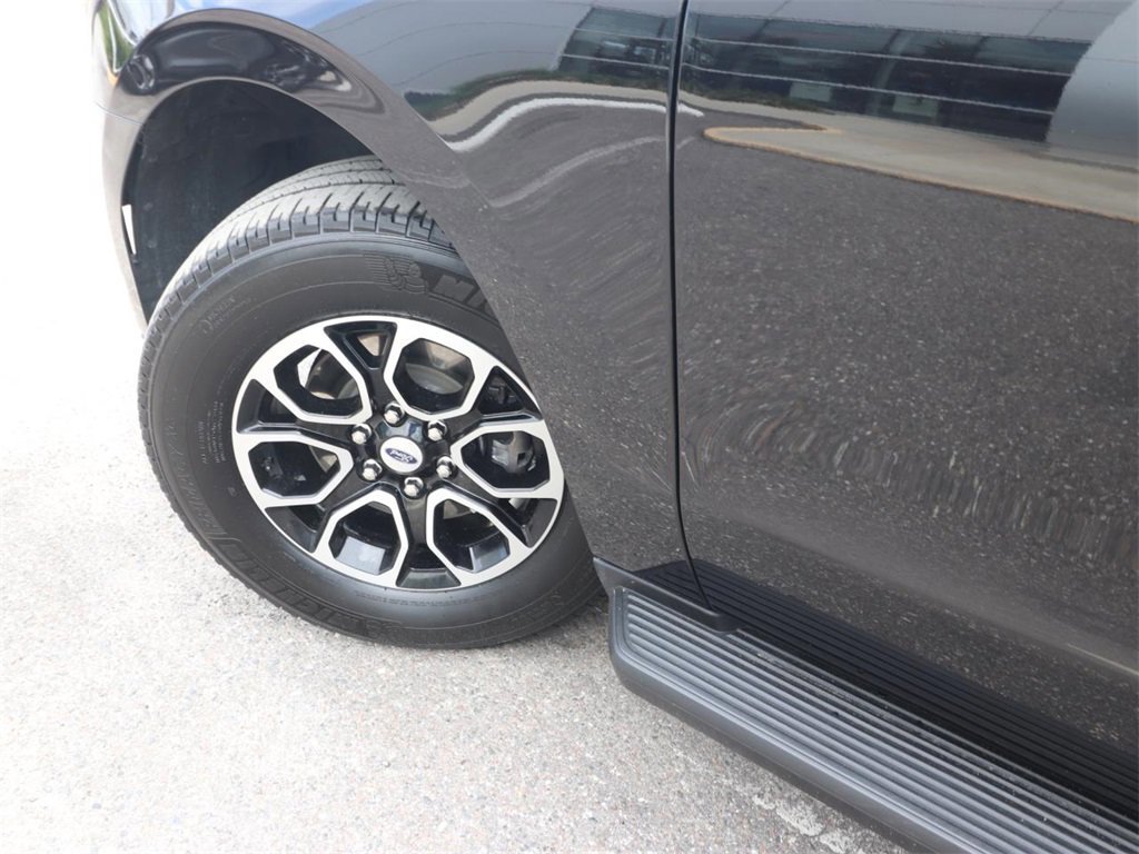 Certified 2024 Ford Expedition XLT image 9