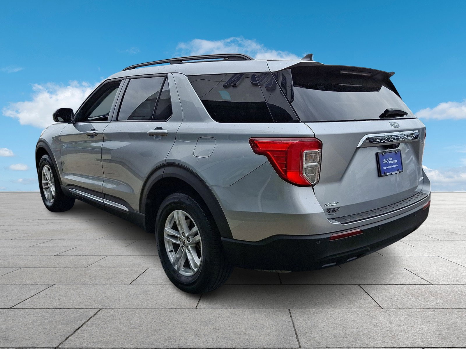 Certified 2023 Ford Explorer XLT AWD/4WD image 2