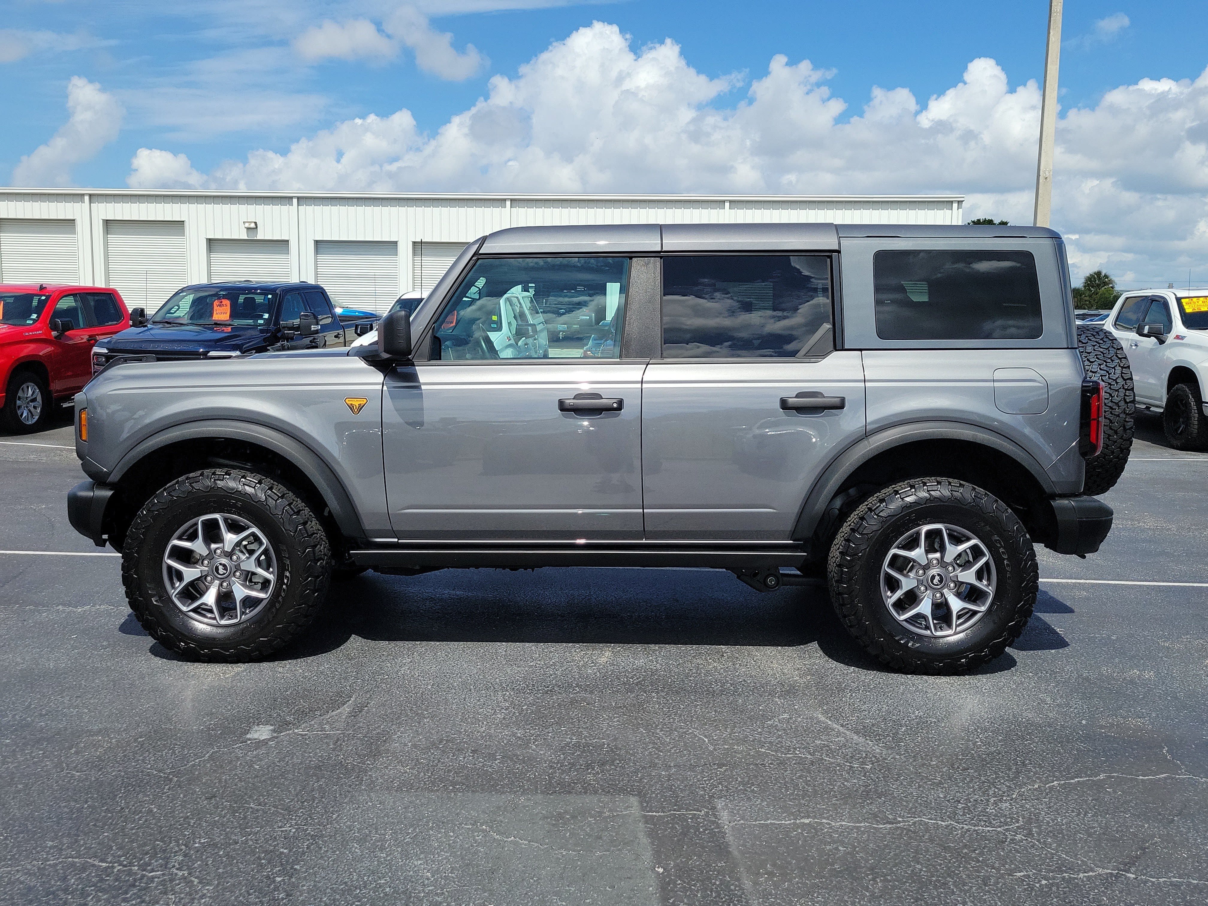 Certified 2025 Ford Bronco Badlands AWD/4WD image 6