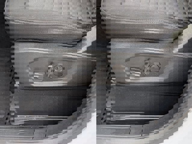 Certified 2020 Ford Edge SE FWD image 18