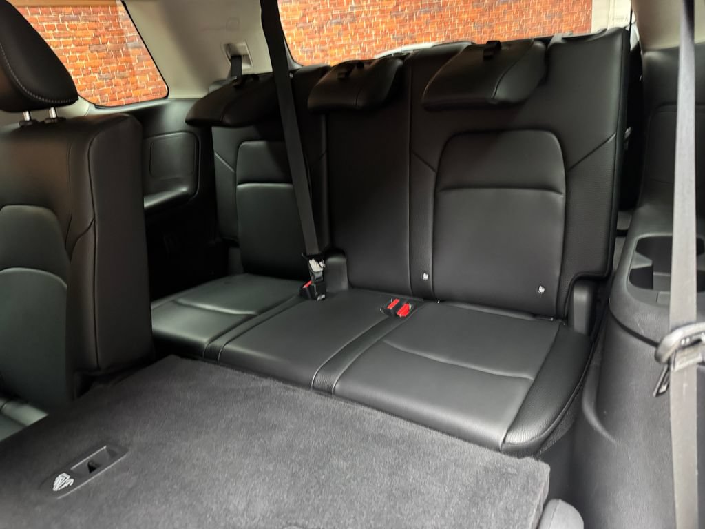 Used 2025 Nissan Pathfinder SL AWD/4WD image 3