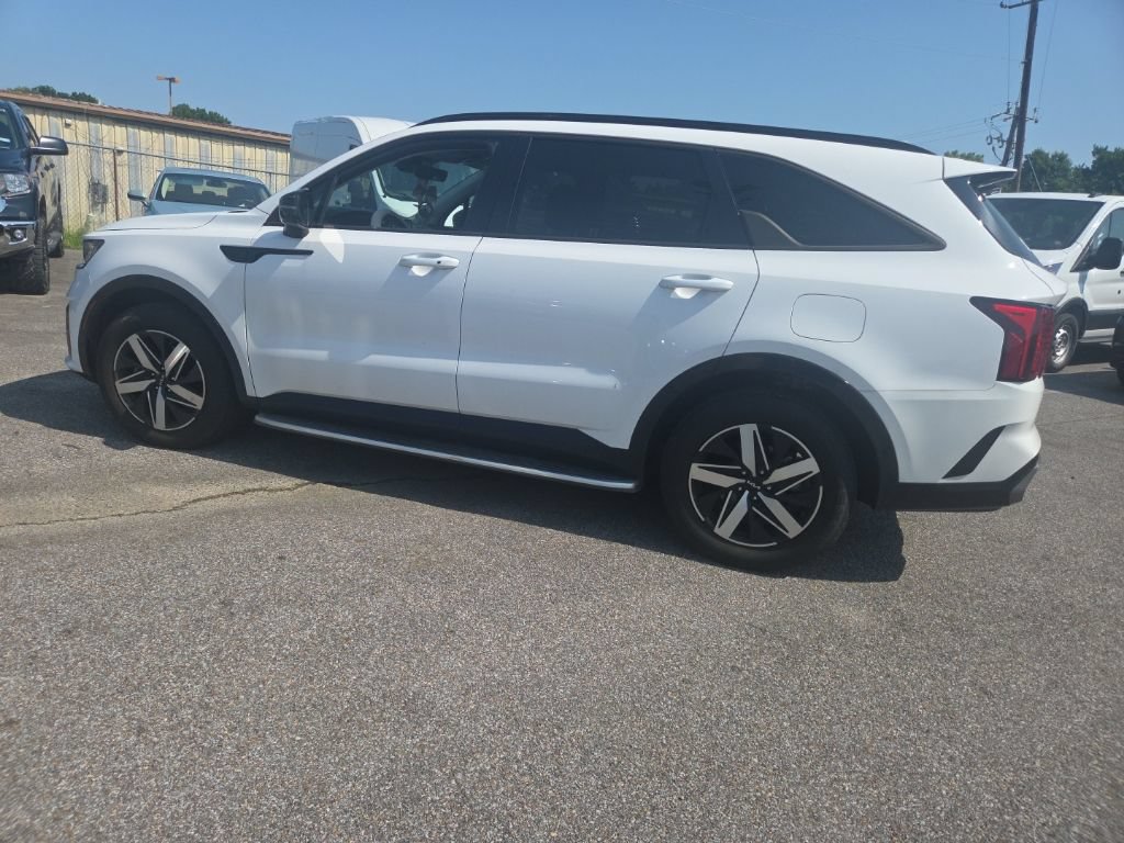 Used 2023 Kia Sorento S w/ Panoramic Sunroof Package FWD image 7