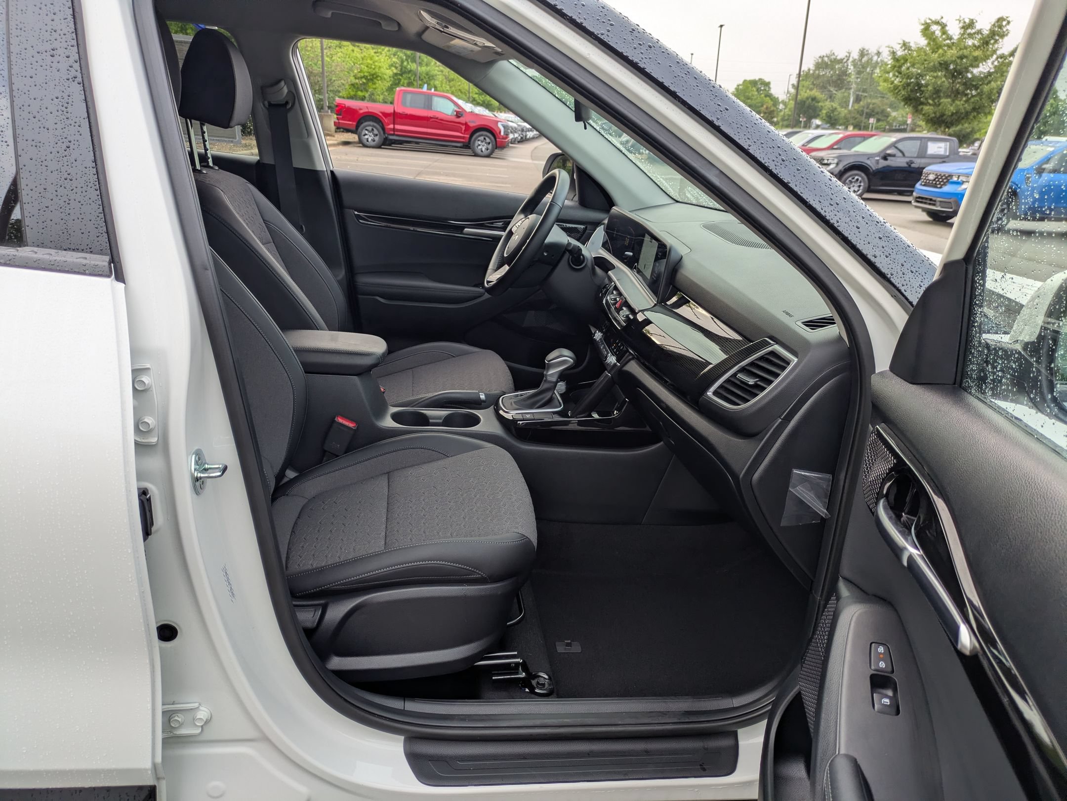 Used 2026 Kia Seltos S FWD image 38