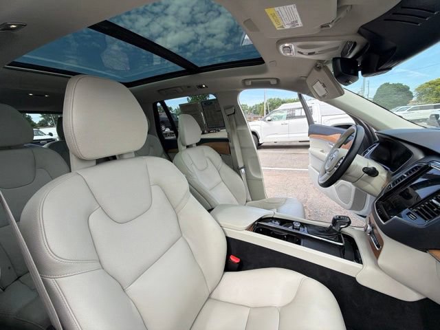 Used 2022 Volvo XC90 T6 Momentum AWD/4WD image 25
