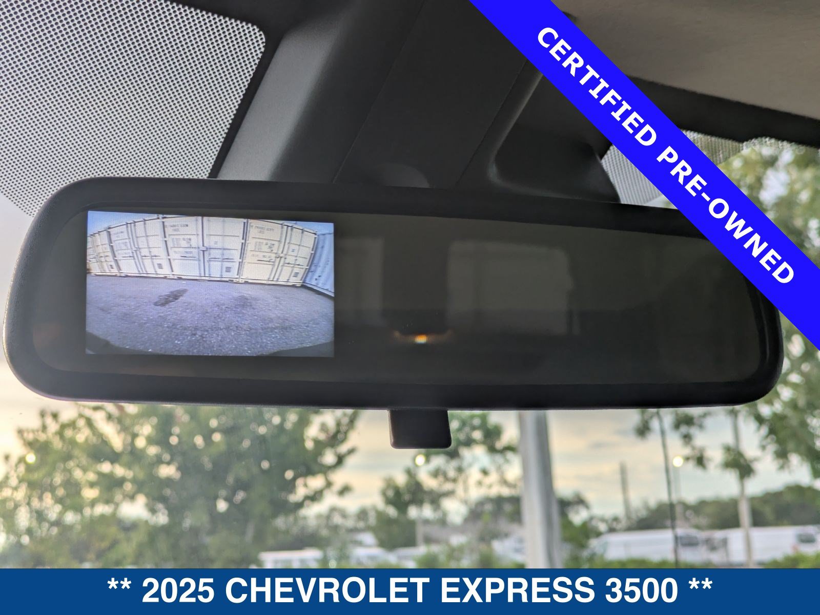 Used 2025 Chevrolet Express 3500 LT w/ LT Preferred Equipment Group RWD image 29