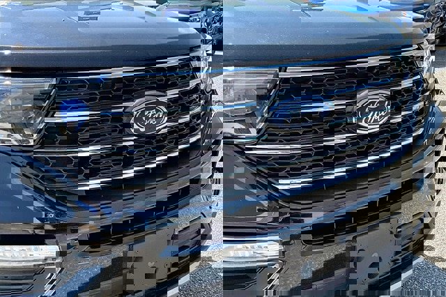 Certified 2023 Ford Explorer XLT w/ Equipment Group 202A image 27