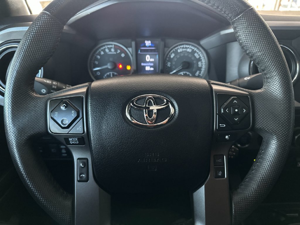 Used 2022 Toyota Tacoma TRD Off-Road w/ TRD Premium Off Road Package AWD/4WD image 22