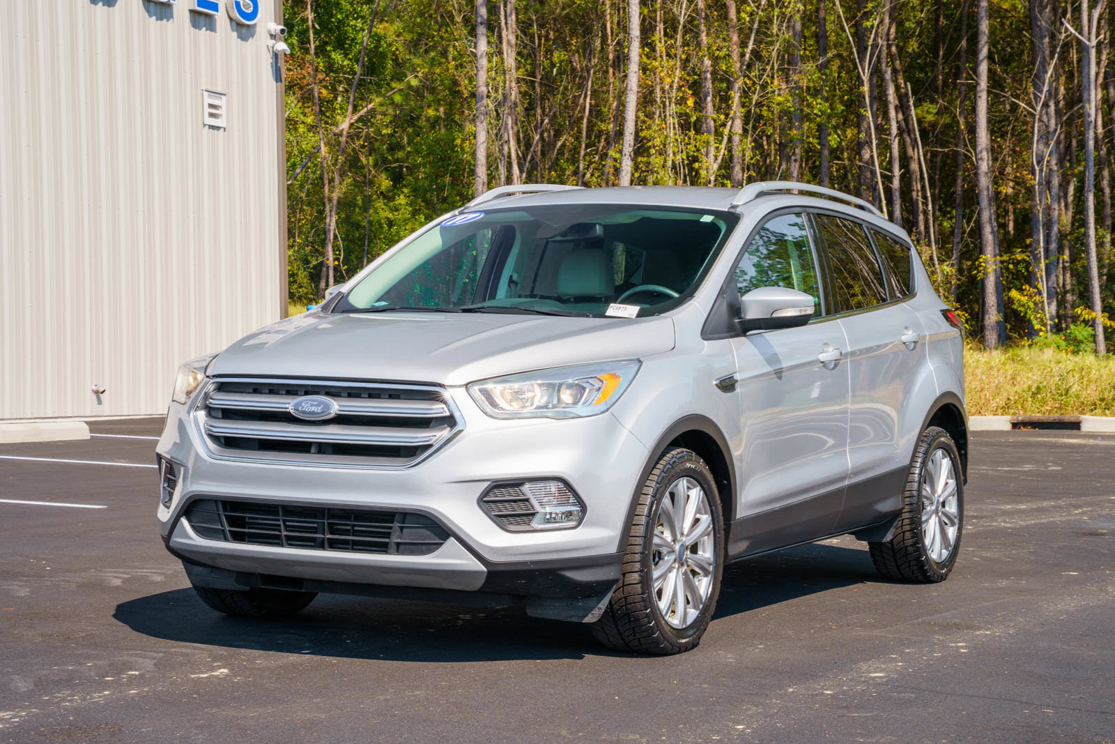 Certified 2017 Ford Escape Titanium FWD image 3