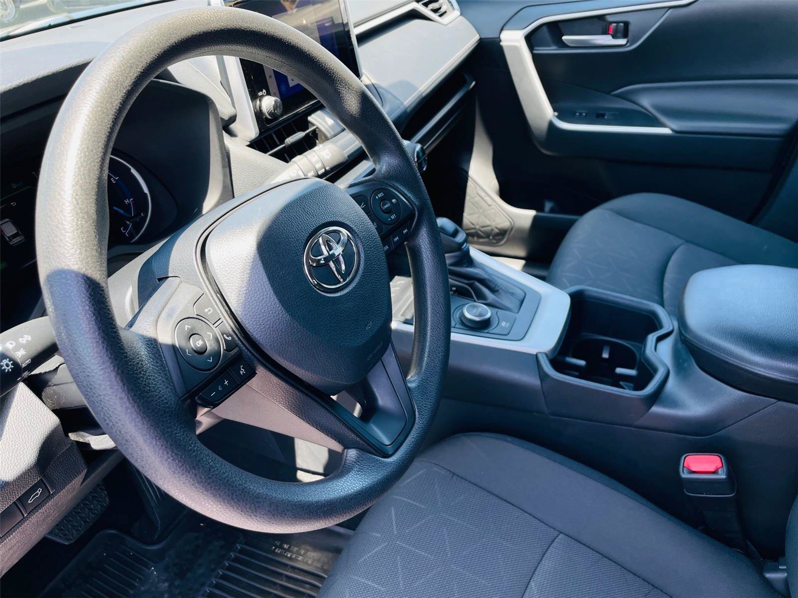 Used 2024 Toyota RAV4 XLE w/ Convenience Package AWD/4WD image 8