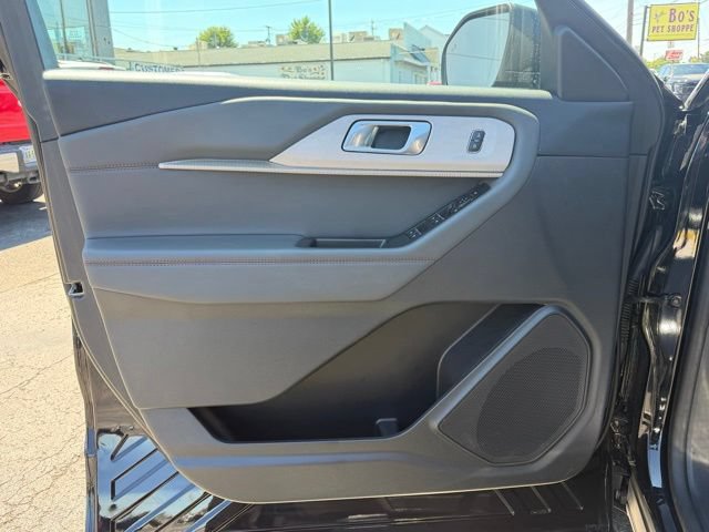 Certified 2025 Ford Explorer Active w/ Active Comfort Package AWD/4WD image 11