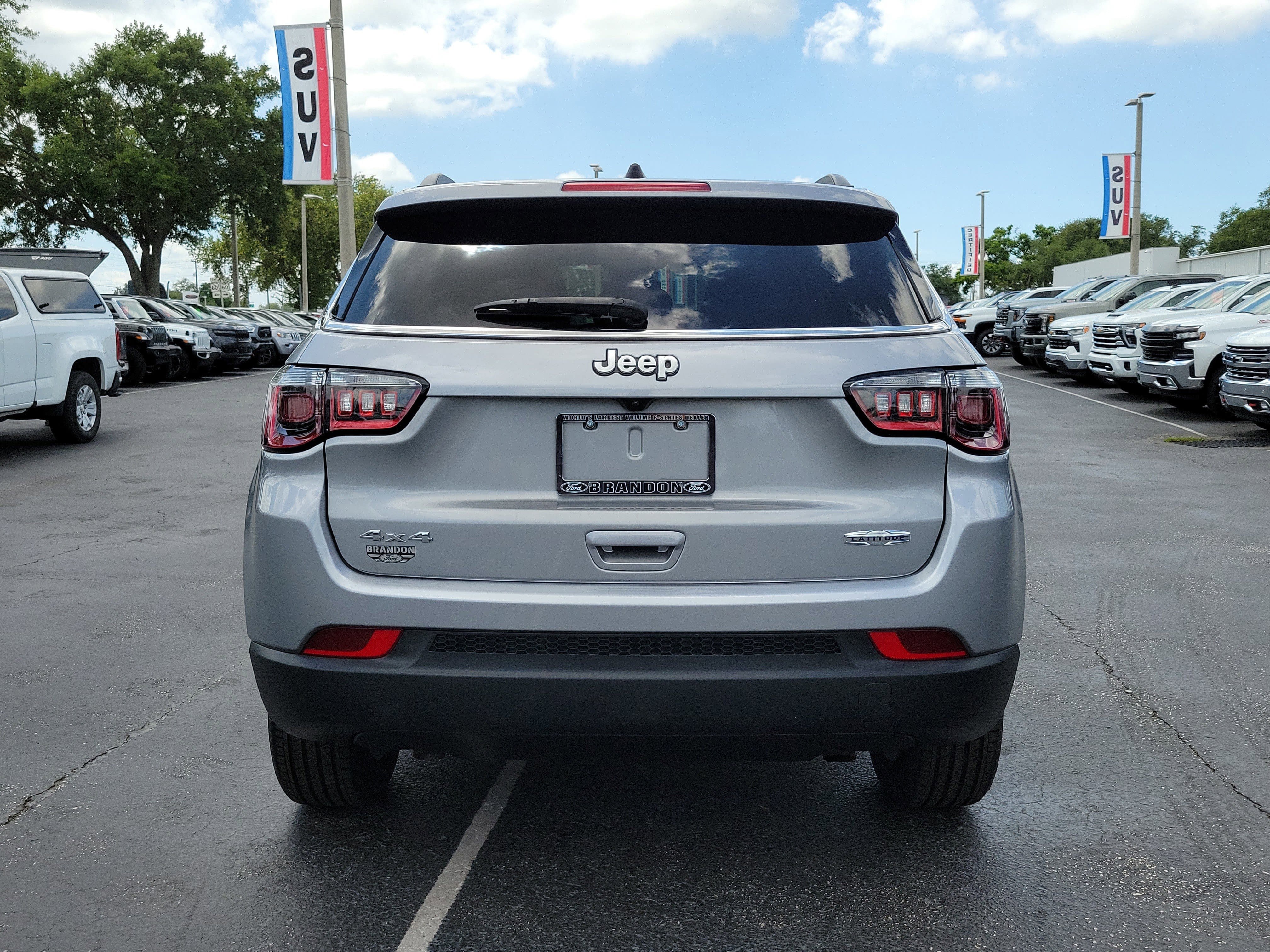 Used 2024 Jeep Compass Latitude AWD/4WD image 8