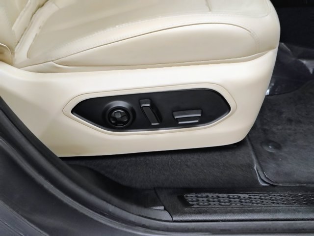Used 2022 Jeep Grand Cherokee Limited AWD/4WD image 29