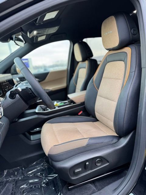 Used 2025 Chevrolet Equinox ACTIV image 12