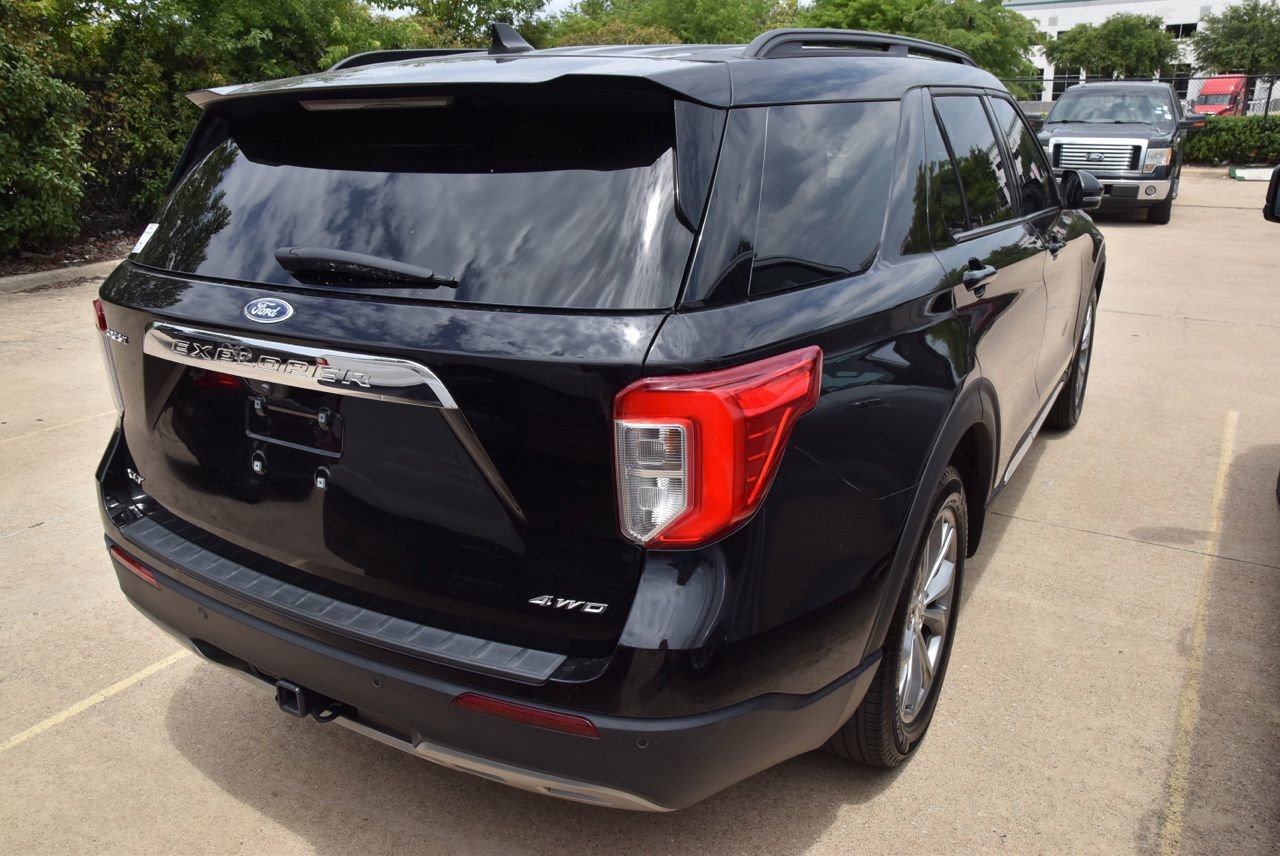 Certified 2023 Ford Explorer XLT w/ Equipment Group 202A AWD/4WD image 5