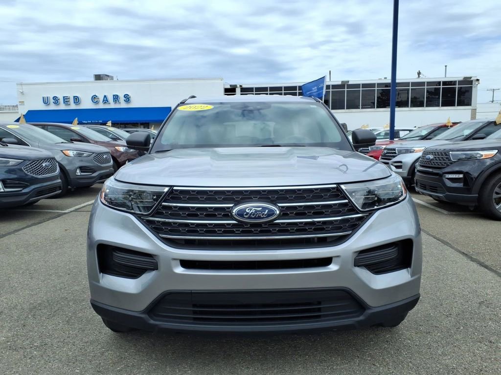 Certified 2022 Ford Explorer XLT w/ Class IV Trailer Tow Package AWD/4WD image 2