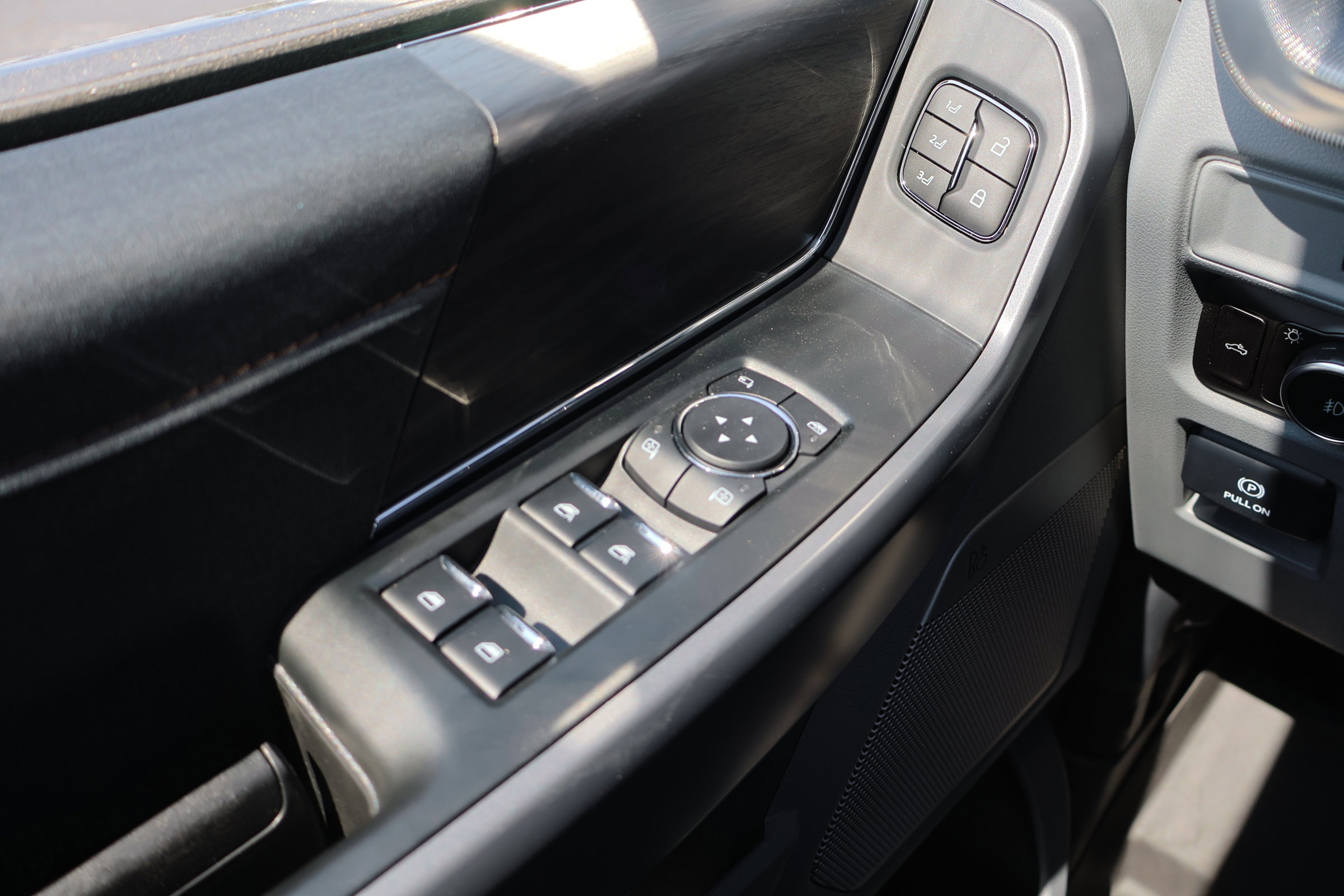 Certified 2025 Ford F150 Lariat w/ Equipment Group 501A Mid image 21