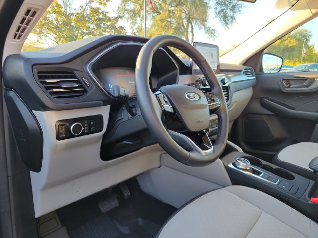 Certified 2023 Ford Escape Active AWD/4WD image 10