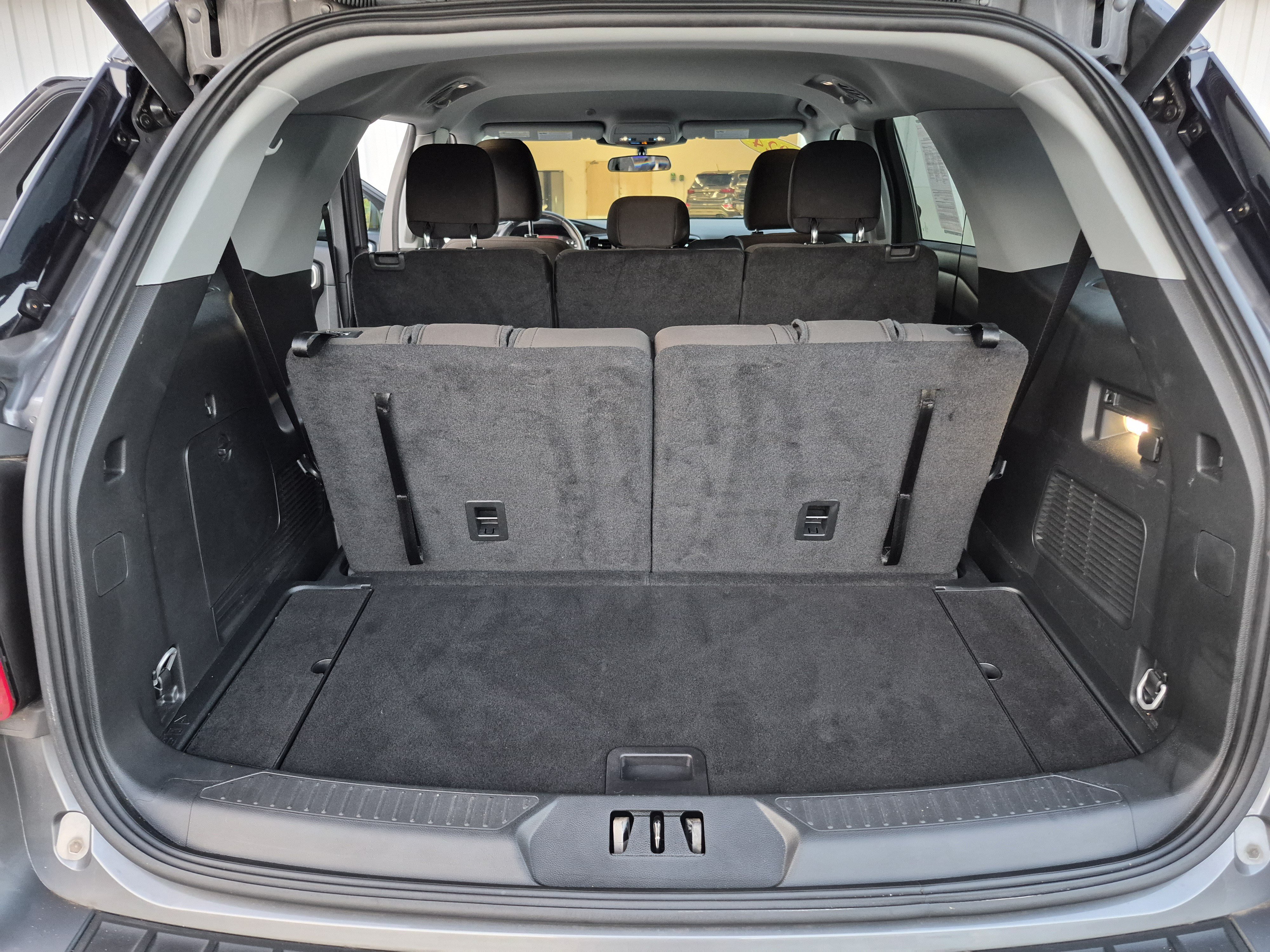 Certified 2024 Ford Explorer XLT RWD image 17