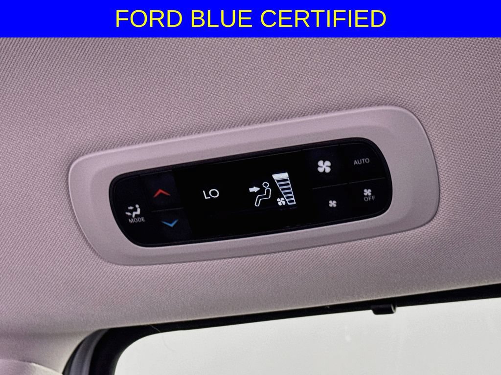 Used 2024 Chrysler Pacifica Touring-L FWD image 27