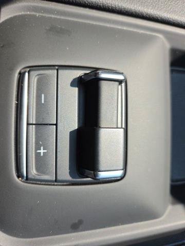 Used 2024 GMC Sierra 2500 AT4 w/ AT4 Premium Plus Package AWD/4WD image 33