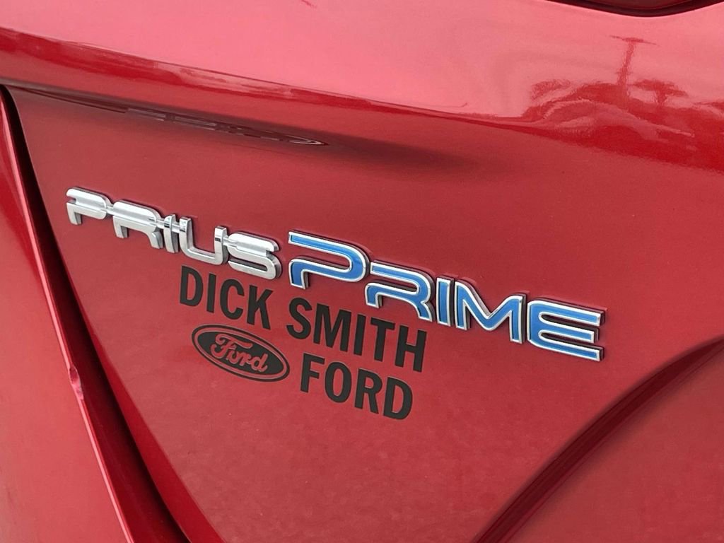 Used 2018 Toyota Prius Prime Advanced image 9