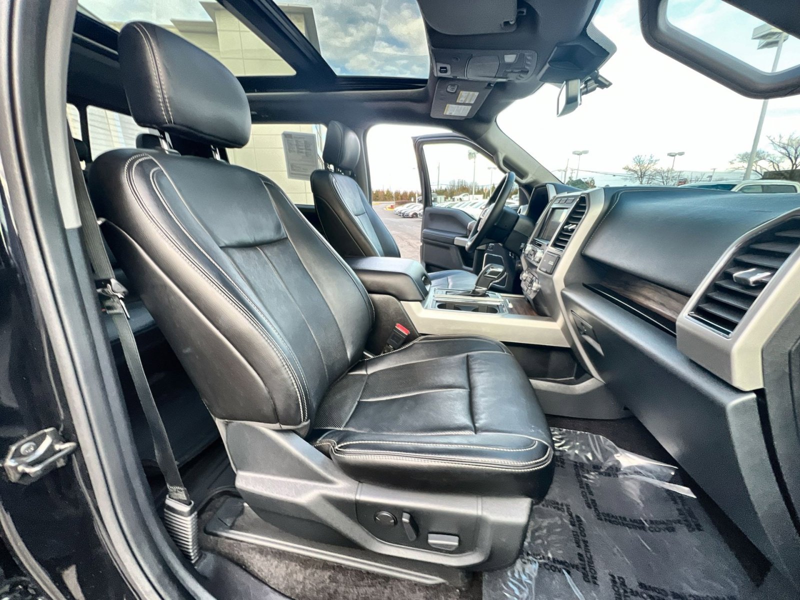 Certified 2020 Ford F150 Lariat w/ Equipment Group 502A Luxury image 28