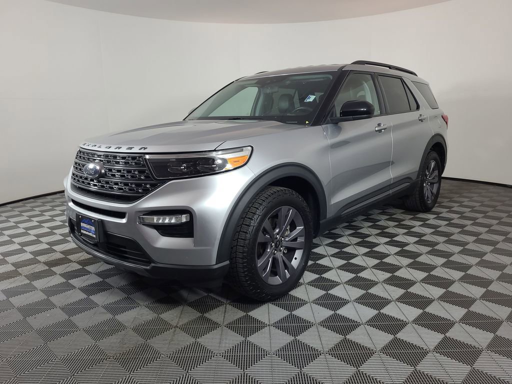 Certified 2022 Ford Explorer XLT w/ Equipment Group 202A AWD/4WD image 7