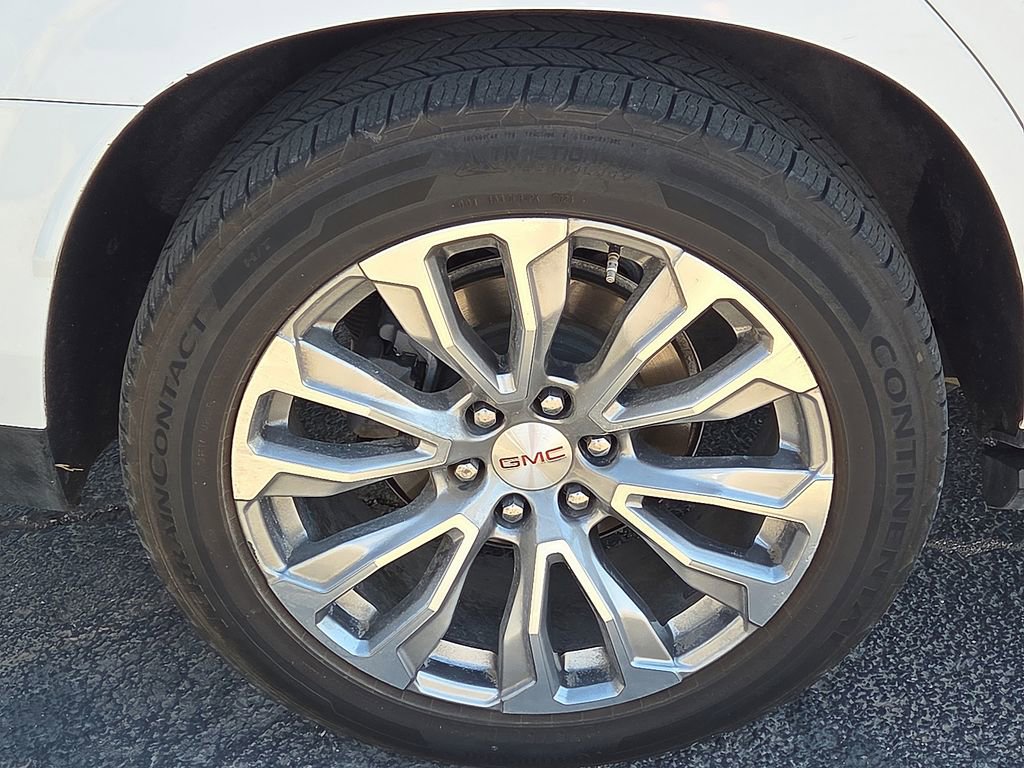 Used 2022 GMC Yukon Denali w/ Denali Ultimate Package image 12