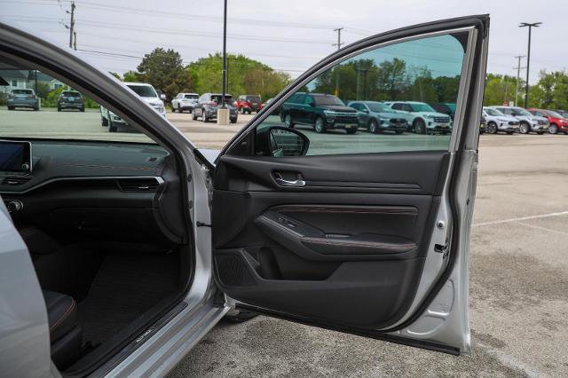 Used 2020 Nissan Altima 2.5 SR w/ Premium Package FWD image 29