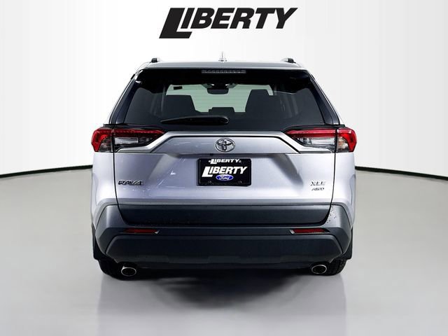 Used 2022 Toyota RAV4 XLE image 4