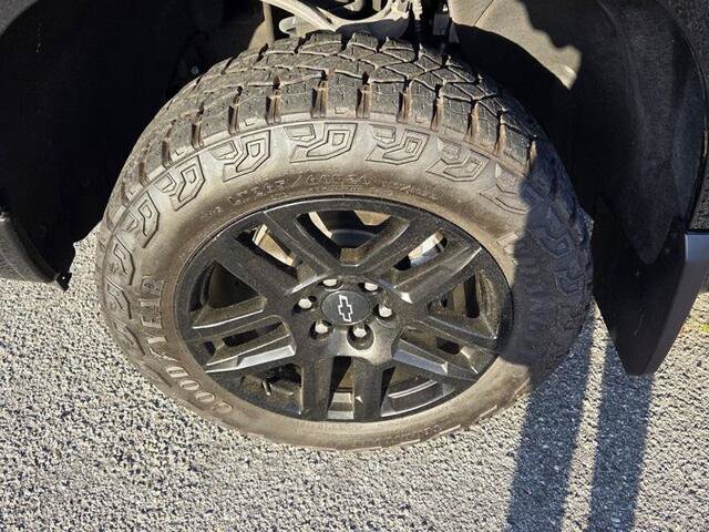 Used 2023 Chevrolet Silverado 1500 Custom Trail Boss AWD/4WD image 16