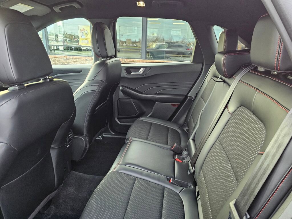 Certified 2025 Ford Escape ST-Line image 13