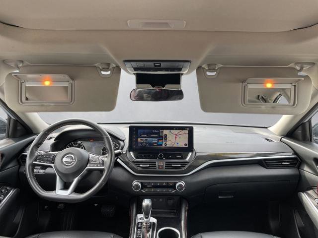 Used 2023 Nissan Altima 2.5 SR w/ SR Premium Package image 10