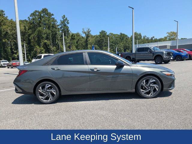 Used 2025 Hyundai Elantra Sport FWD image 5