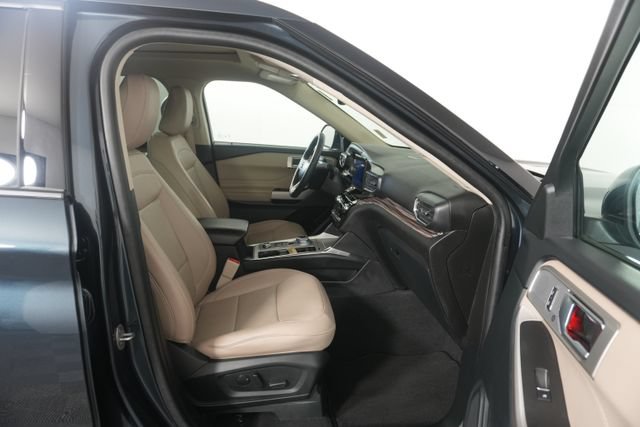 Certified 2023 Ford Explorer Limited w/ Equipment Group 301A AWD/4WD image 31