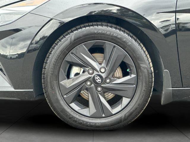Used 2023 Hyundai Elantra SEL image 23