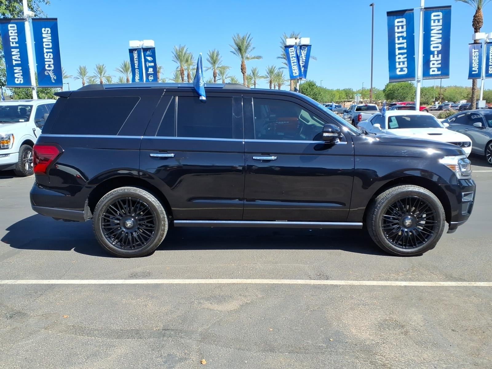 Certified 2024 Ford Expedition Limited AWD/4WD image 3