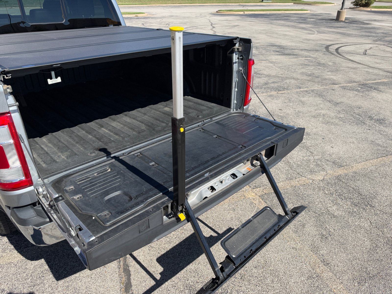 Certified 2023 Ford F150 Lariat w/ Equipment Group 502A High AWD/4WD image 17