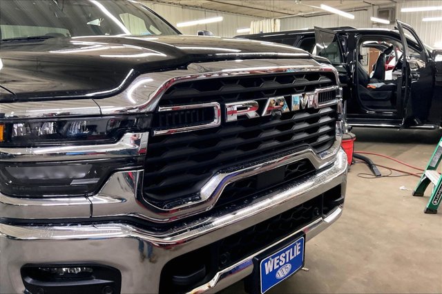 Used 2025 RAM 2500 Big Horn AWD/4WD image 22