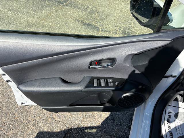 Used 2022 Toyota Prius XLE w/ Advanced Technology Package image 11