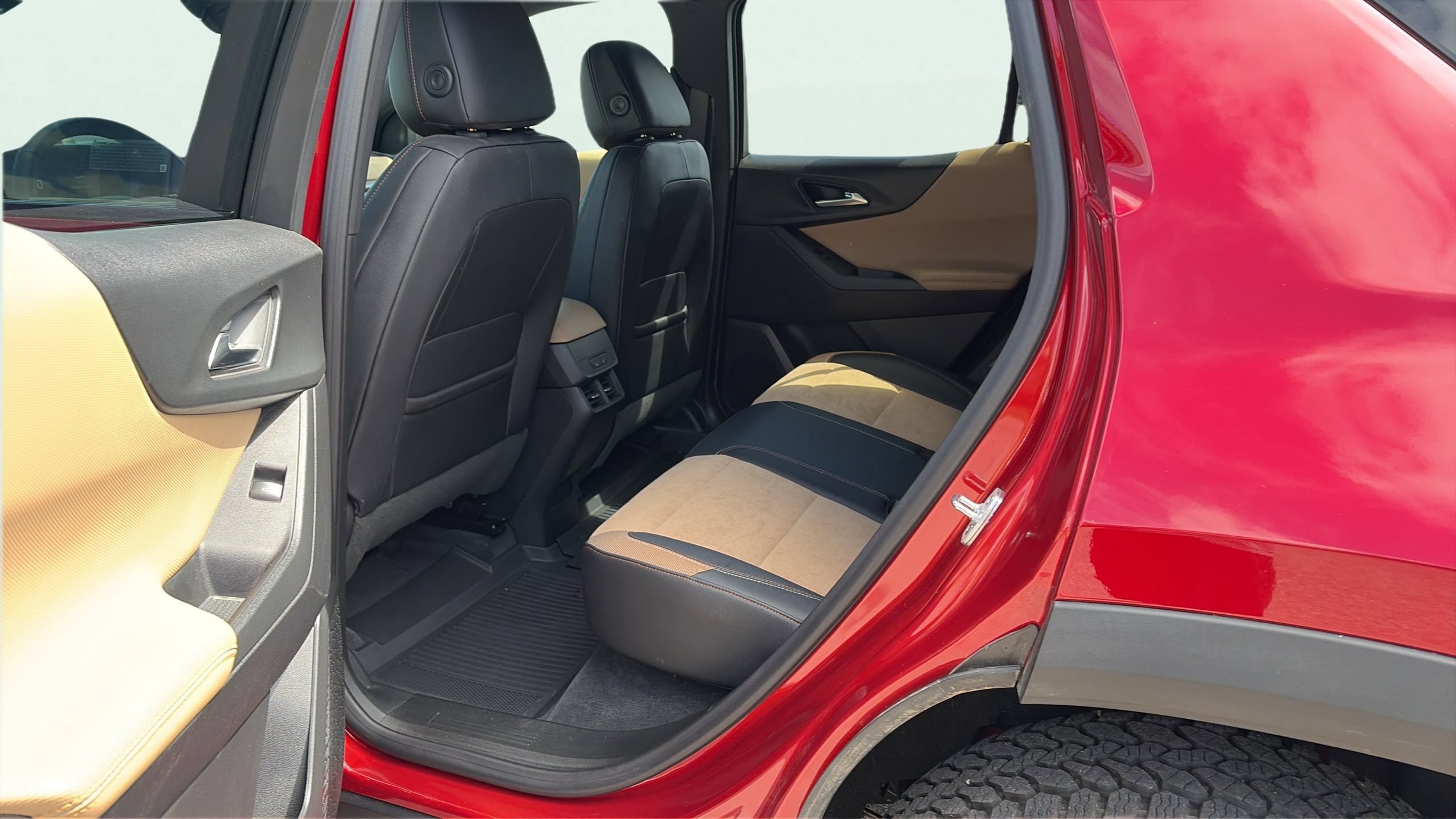 Used 2026 Chevrolet Equinox ACTIV w/ Convenience Package III AWD/4WD image 13