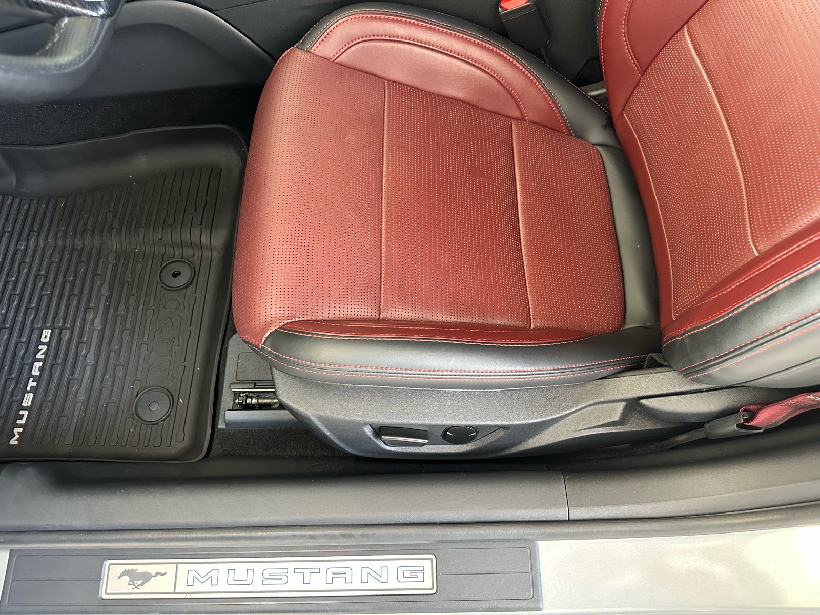 Certified 2025 Ford Mustang Premium RWD image 22
