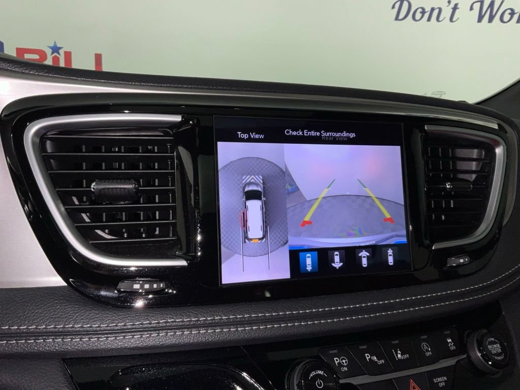 Used 2020 Chrysler Pacifica Limited w/ Quick Order Package 27H Red S FWD image 25