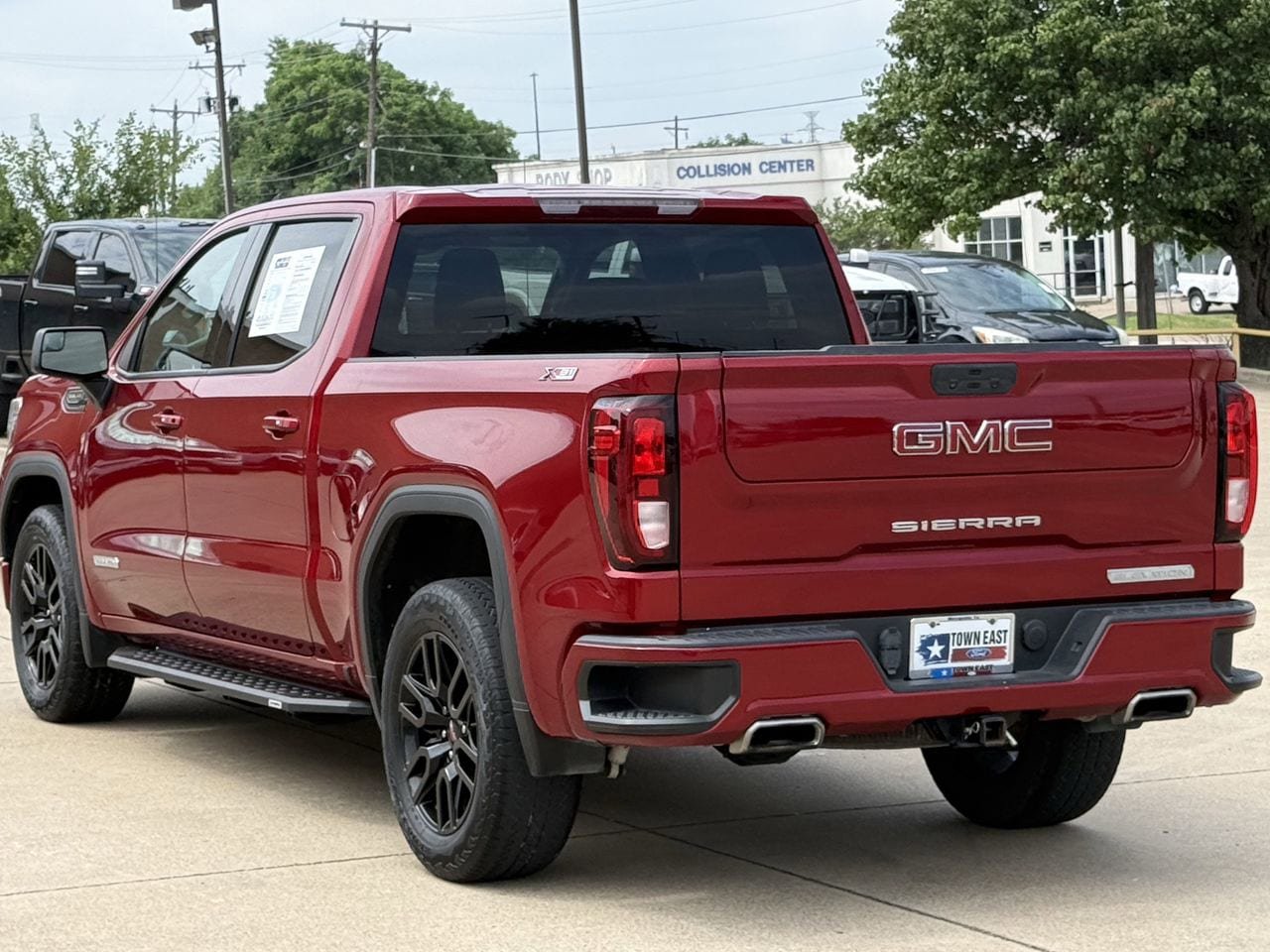 Used 2021 GMC Sierra 1500 Elevation w/ X31 Off-Road Package AWD/4WD image 5