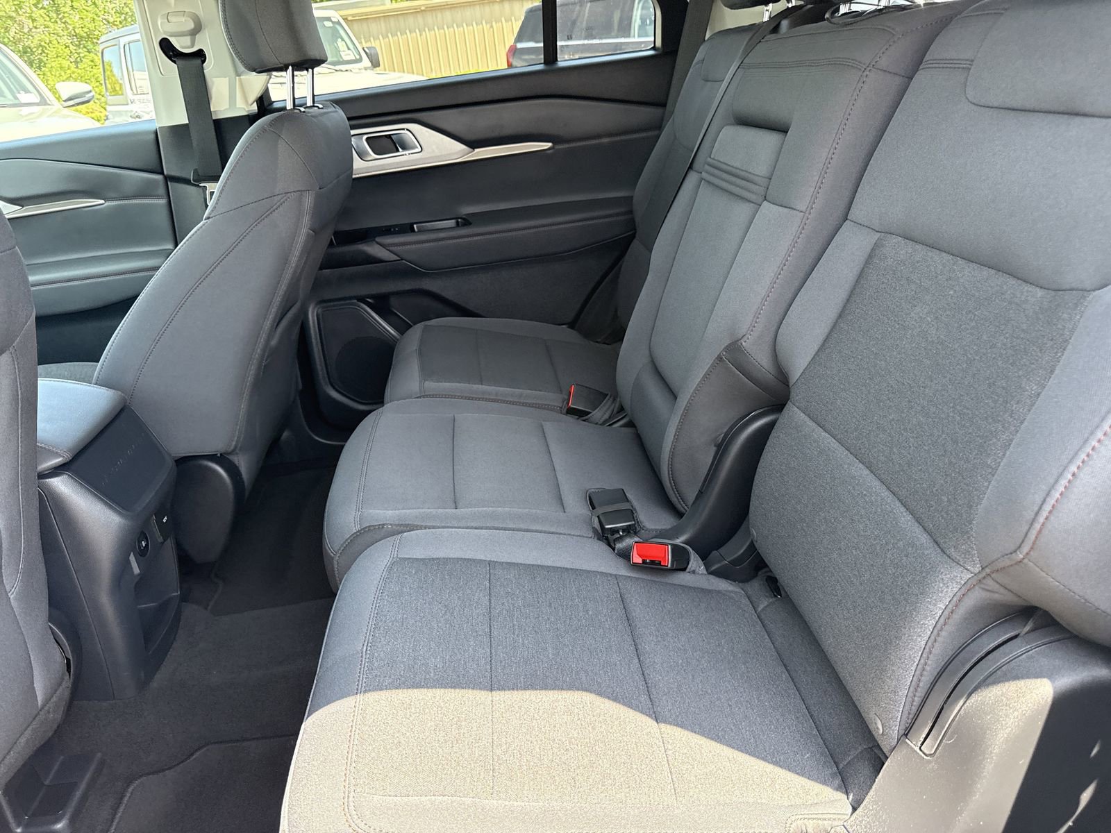 Certified 2025 Ford Explorer Active RWD image 16
