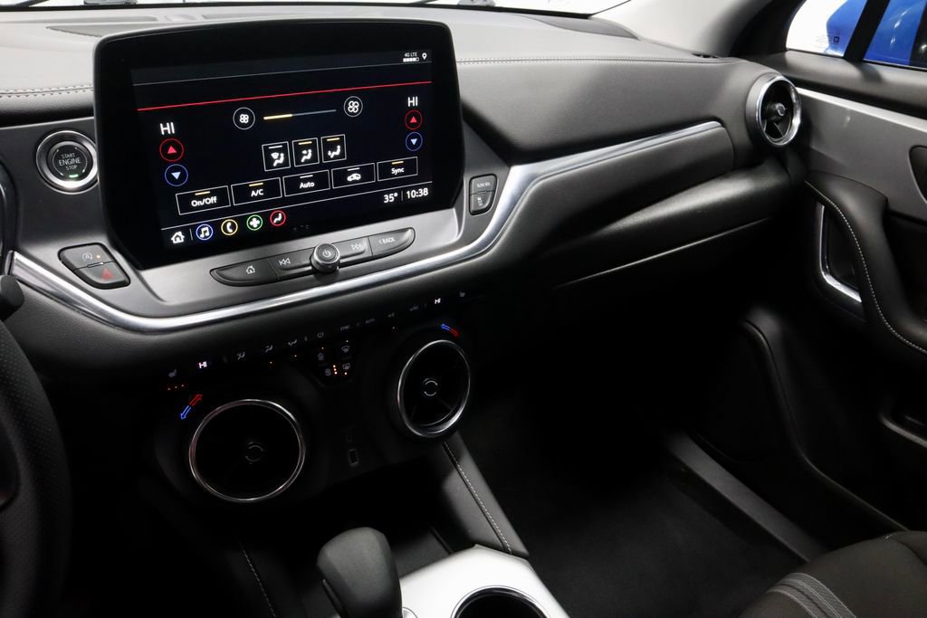 Used 2025 Chevrolet Blazer LT image 32