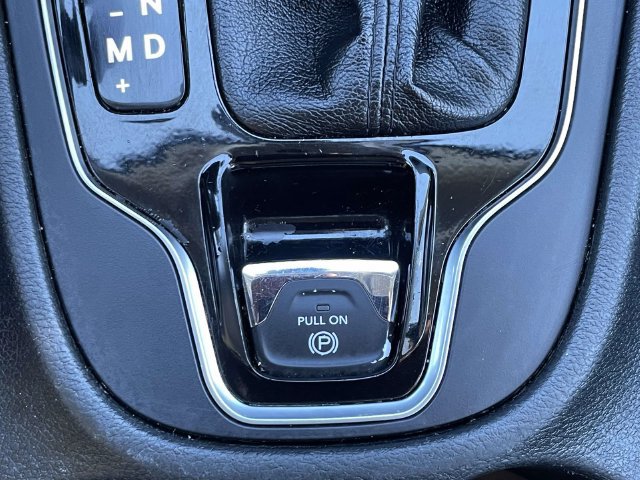 Used 2019 Jeep Cherokee Latitude Plus FWD image 29